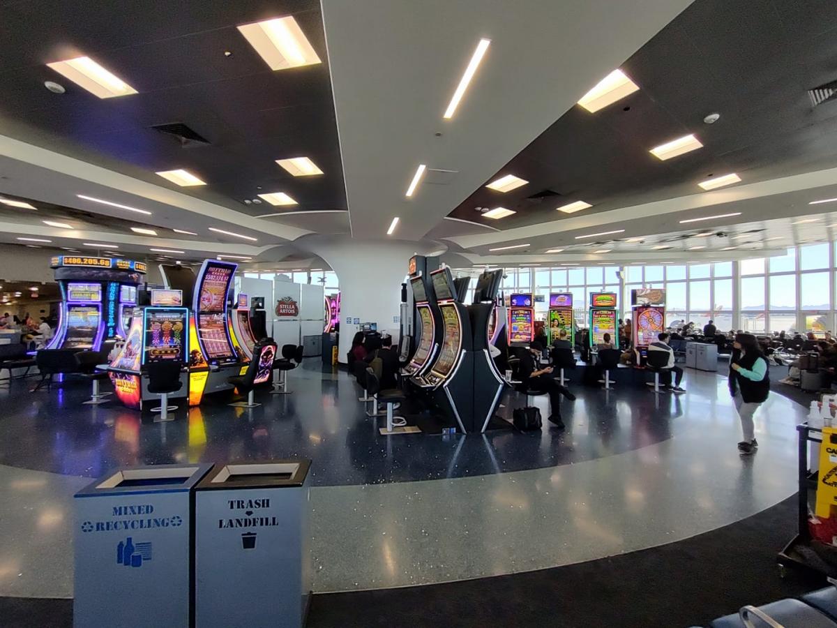 slot machines in Vegas airport